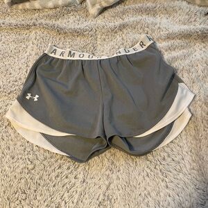 Under armor shorts, size medium, great condition